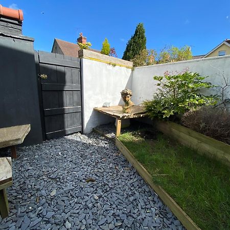 Fern Studio 1 Bedroom Apartment Llangollen Dış mekan fotoğraf